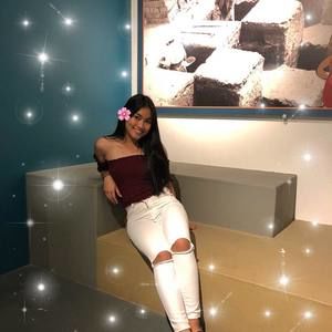 Meet your Posher, Chloe